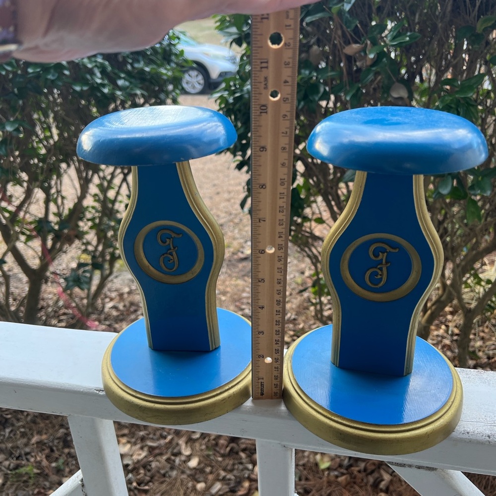 Set of 2 Vintage Hat Stands with “F” Mark - Picture 7 of 10
